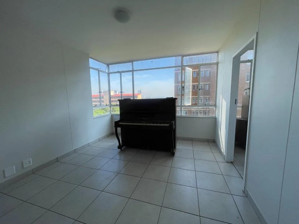 2.5 Bedroom Apartment / flat for sale in Muckleneuk