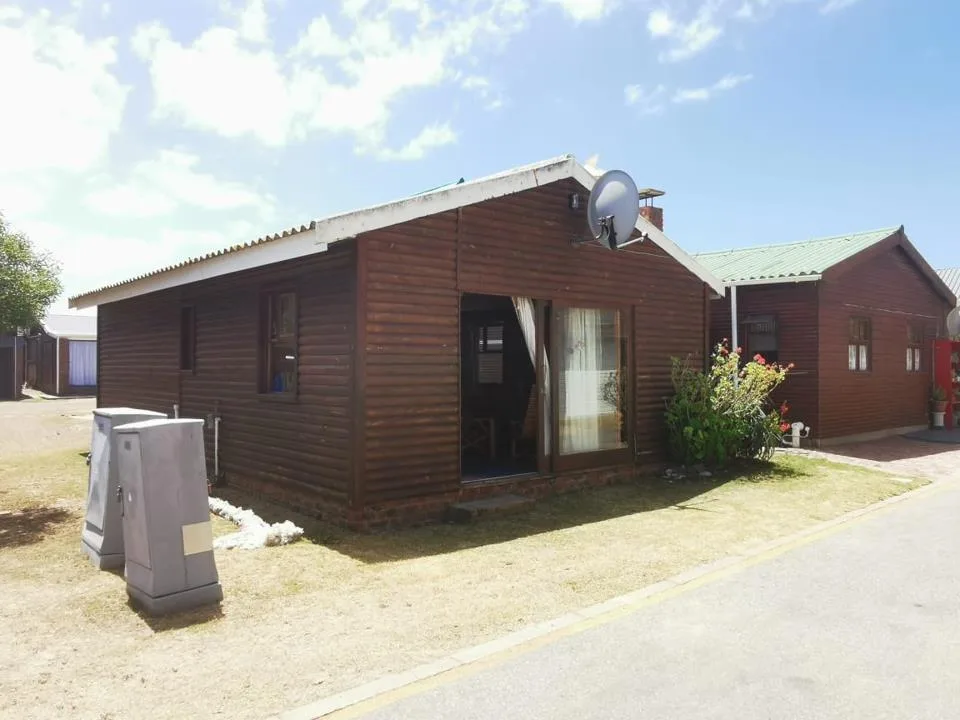 2 Bedroom House for sale in Witsand