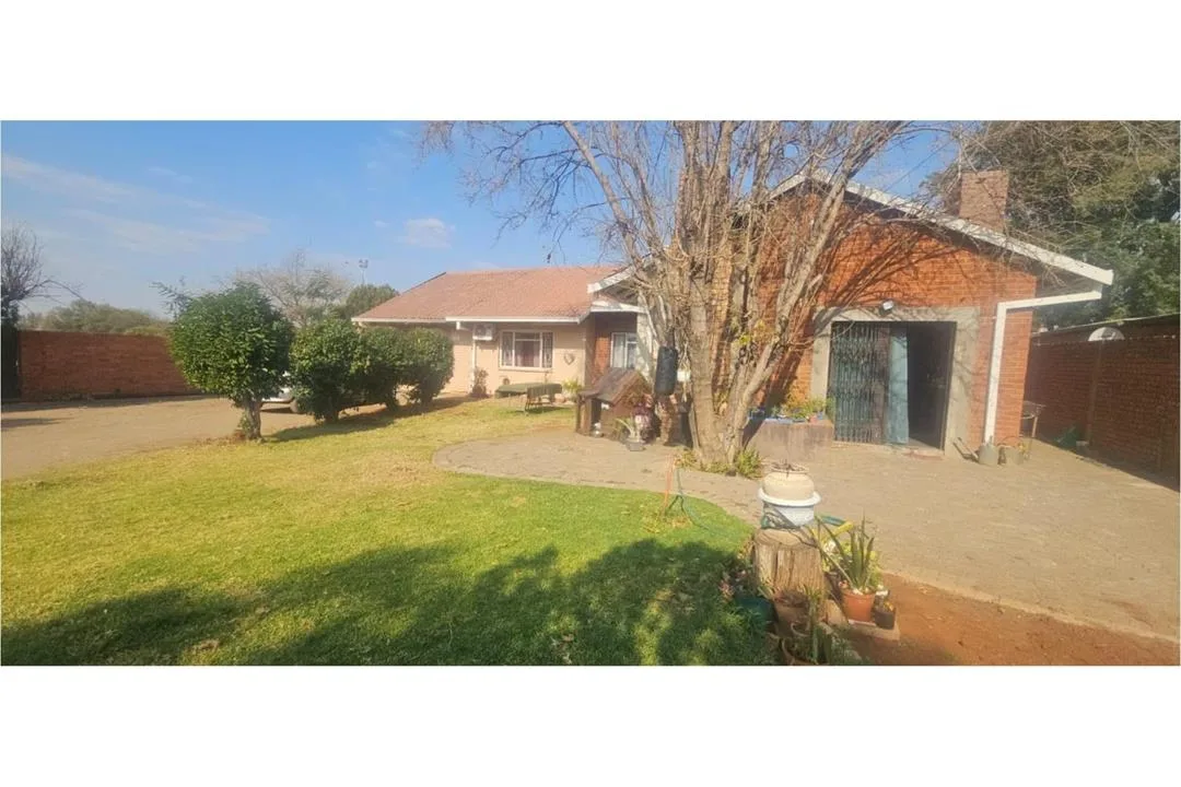 7 Bedroom House for sale in Cassandra