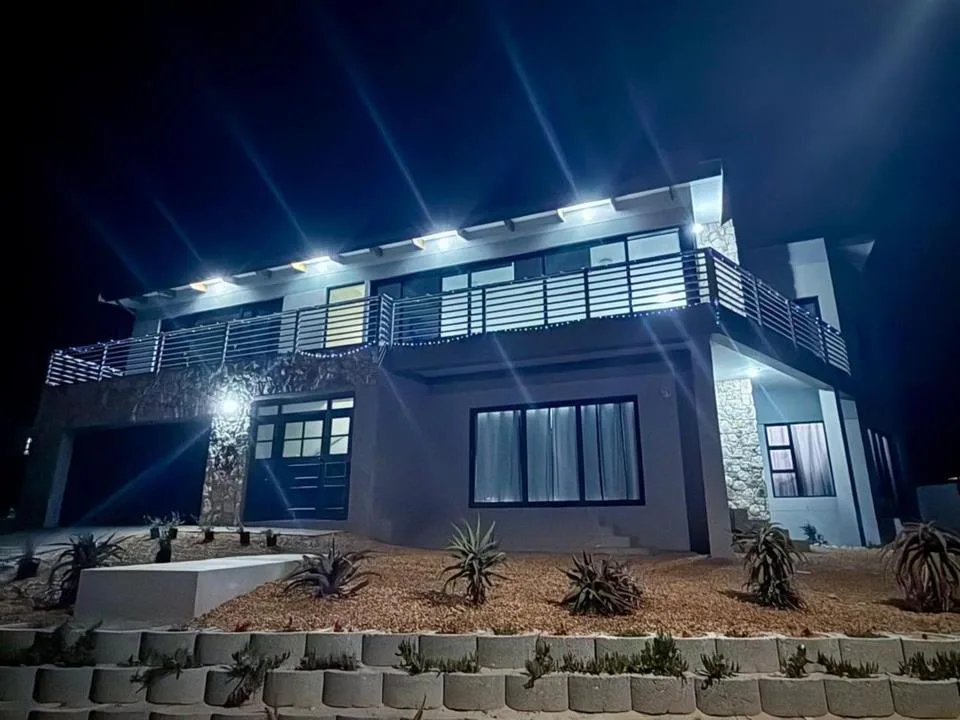 5 Bedroom House for sale in Stilbaai Oos