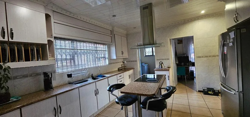 3 Bedroom House for sale in Elandsrand
