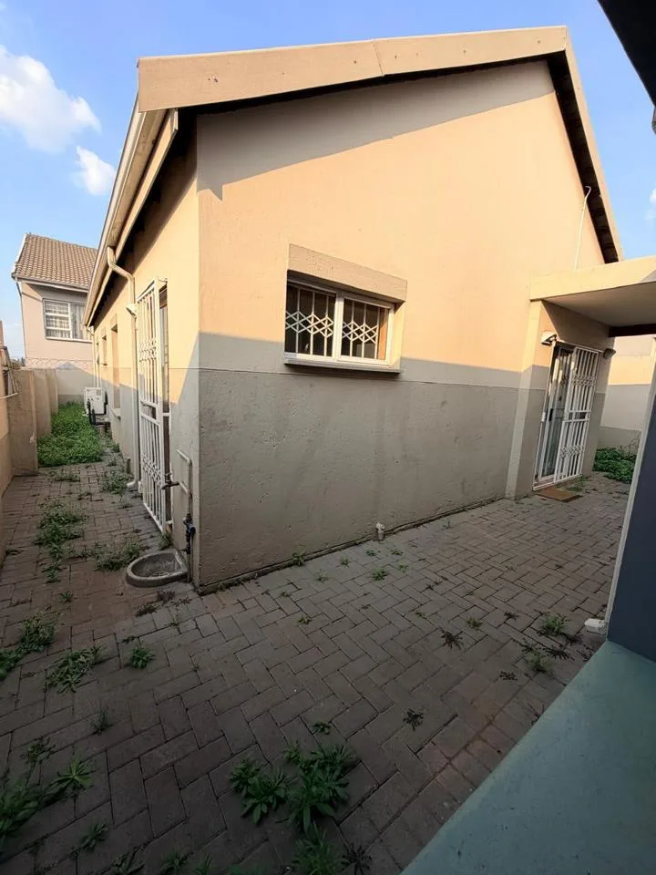 3 Bedroom House for sale in Die Heuwel