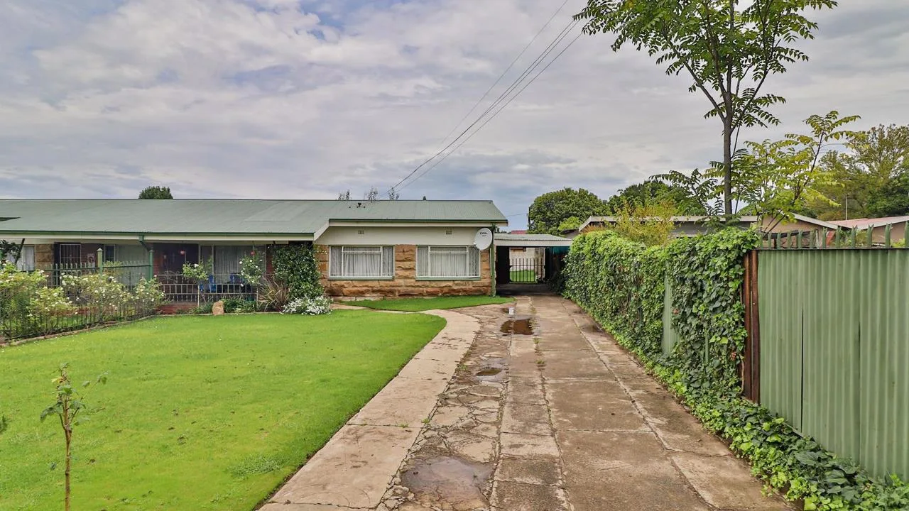 4 Bedroom House for sale in Ficksburg