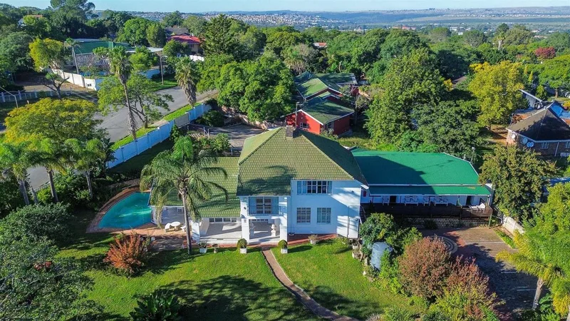 9 Bedroom House for sale in Fort Hill