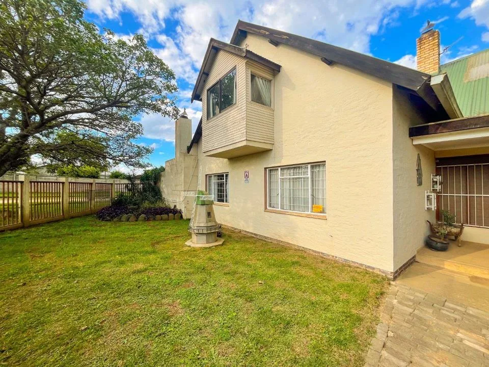 6 Bedroom House for sale in Stutterheim