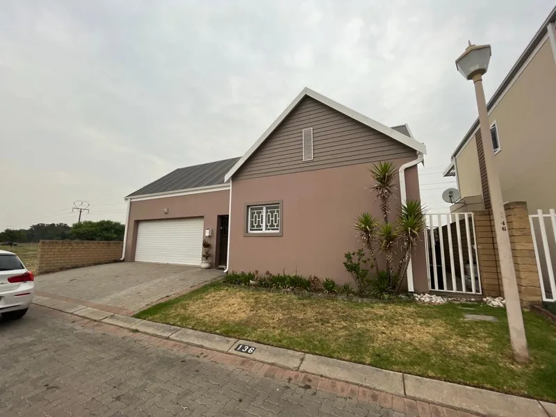 3 Bedroom Townhouse in Vanderbijlpark Central