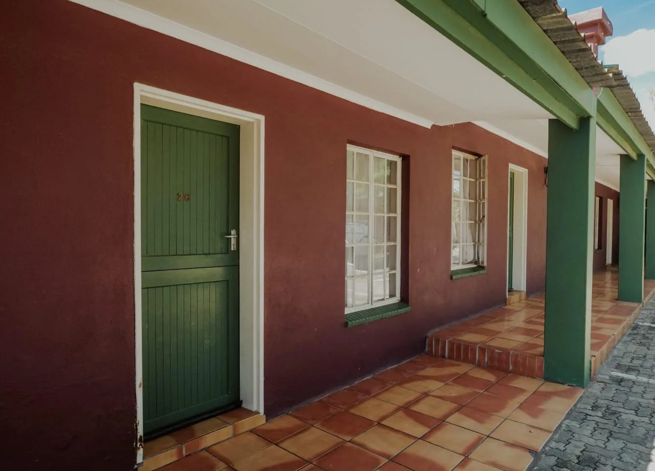 Bachelor apartment in Annadale