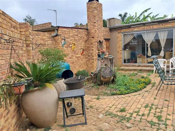 6 Bedroom House in Kempton Park Central