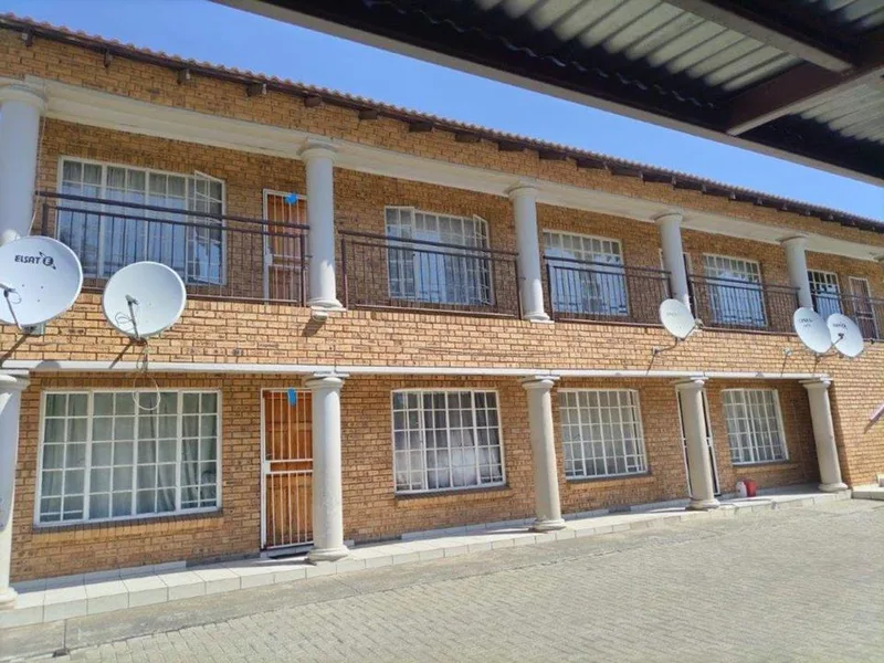 2 Bedroom Apartment / flat for sale in Oos Einde