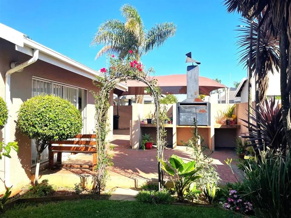 3 Bedroom House for sale in Beyers Park