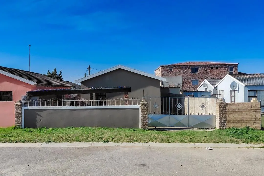 2 Bedroom House for sale in Motherwell Nu 3