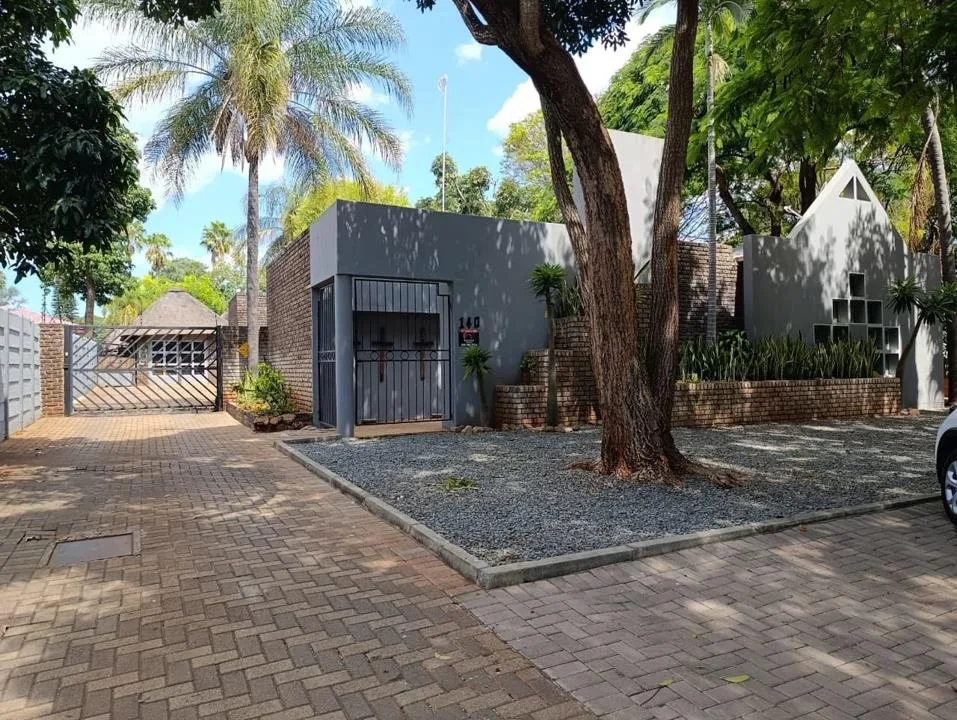 8 Bedroom House for sale in Kameeldoringpark