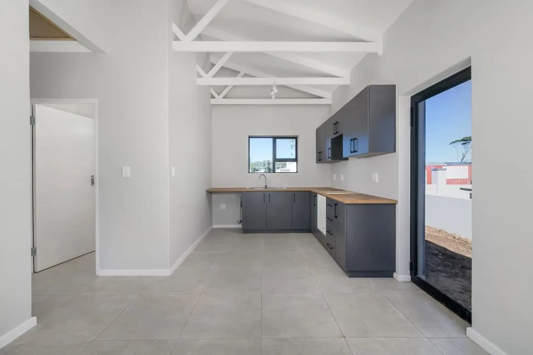 2 Bedroom House for sale in Parsonsvlei