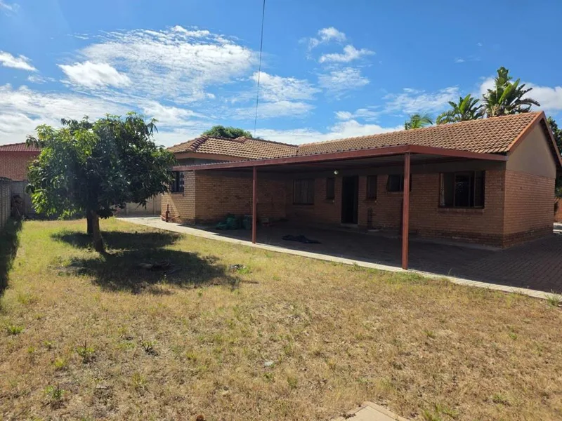4 Bedroom House to rent in Flora Park