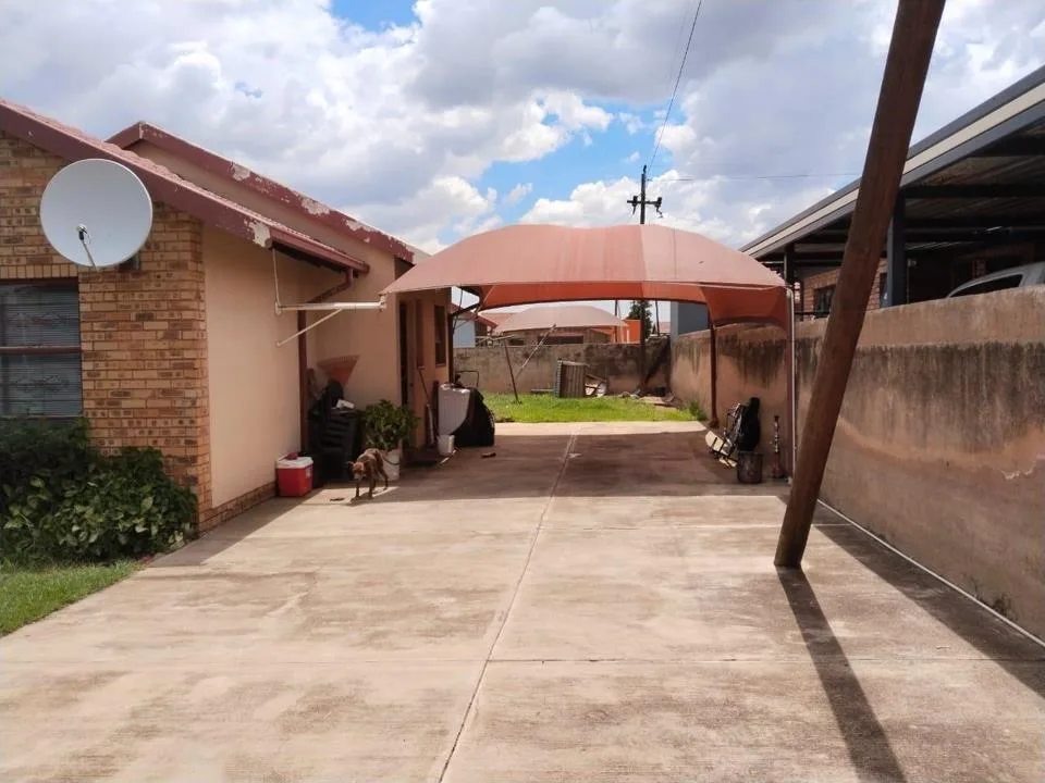 2 Bedroom House for sale in Soshanguve XX