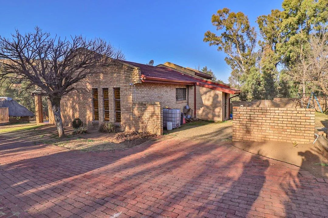 4 Bedroom House for sale in Ficksburg