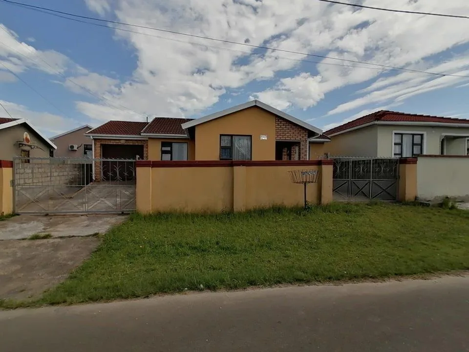 3 Bedroom House for sale in Mdantsane Nu 17