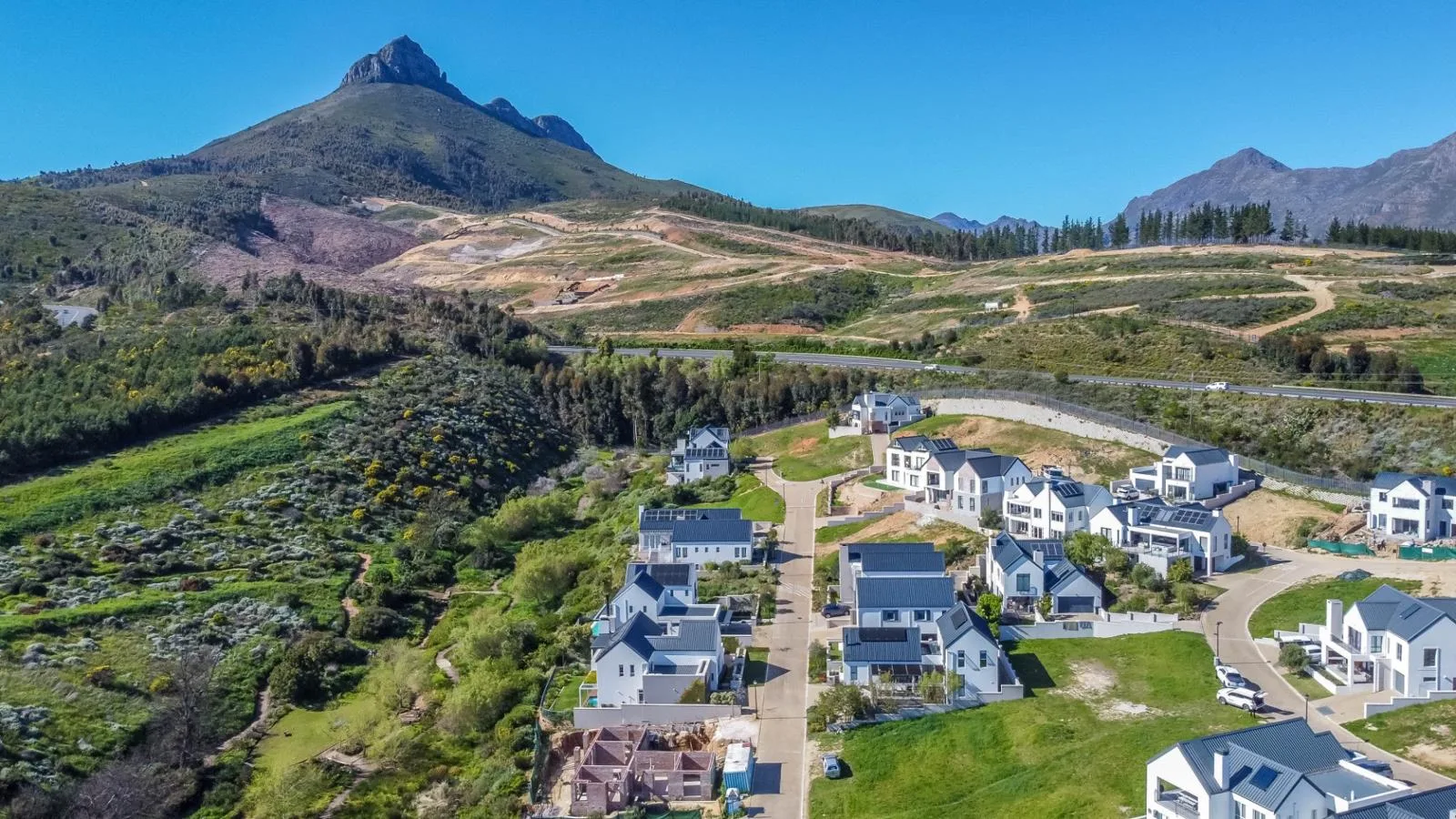 313 m² Land available in La Roche