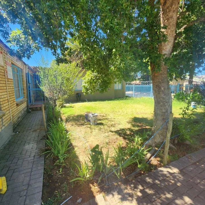 8 Bedroom House for sale in Brandwag