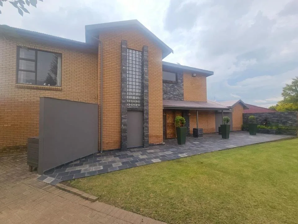 5 Bedroom House for sale in Ladybrand