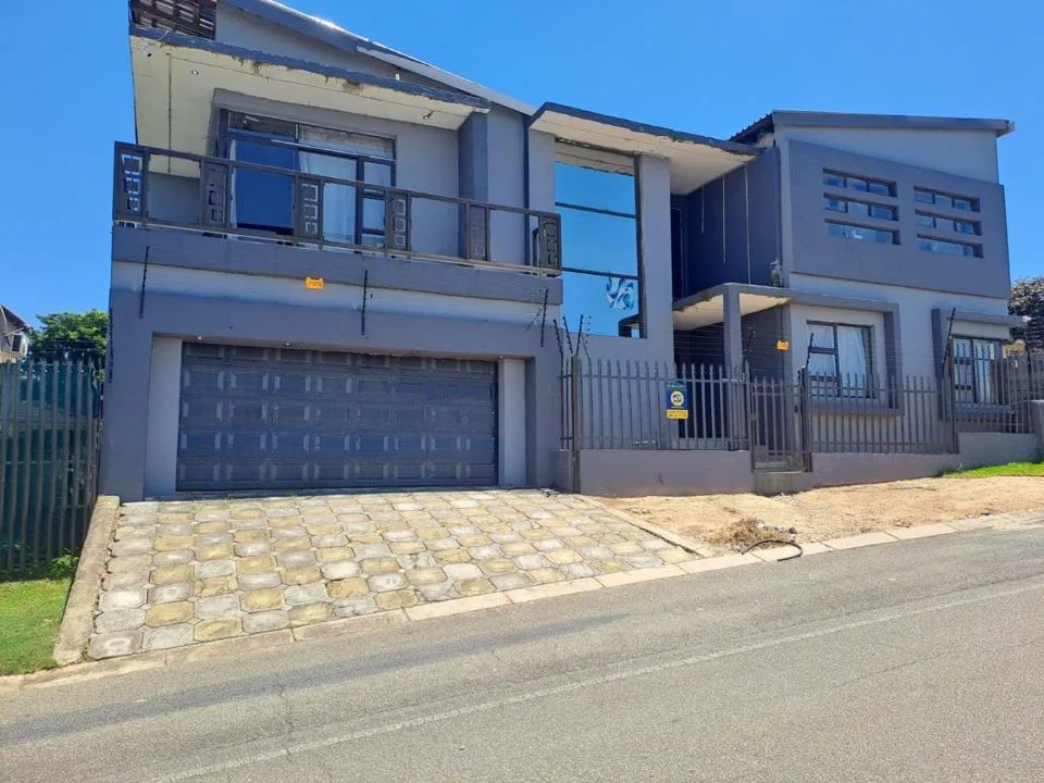 13 Bedroom House for sale in Stonehenge Ext 13
