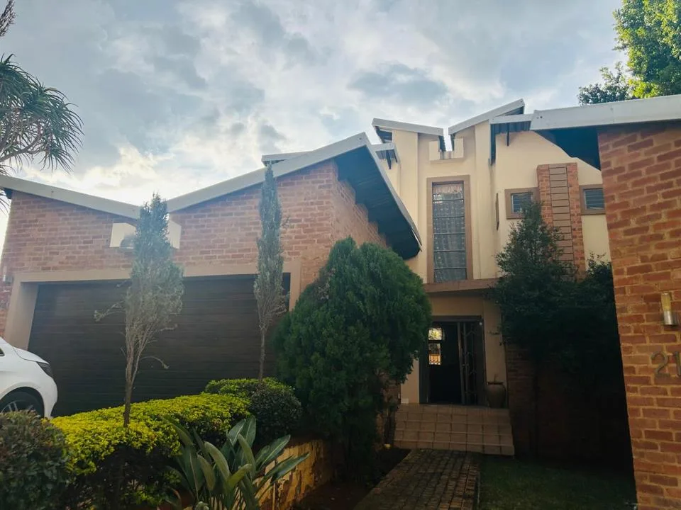 3 Bedroom Townhouse for sale in Cashan
