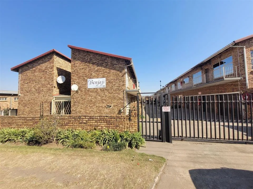 2 Bedroom Apartment / flat for sale in Piet Retief