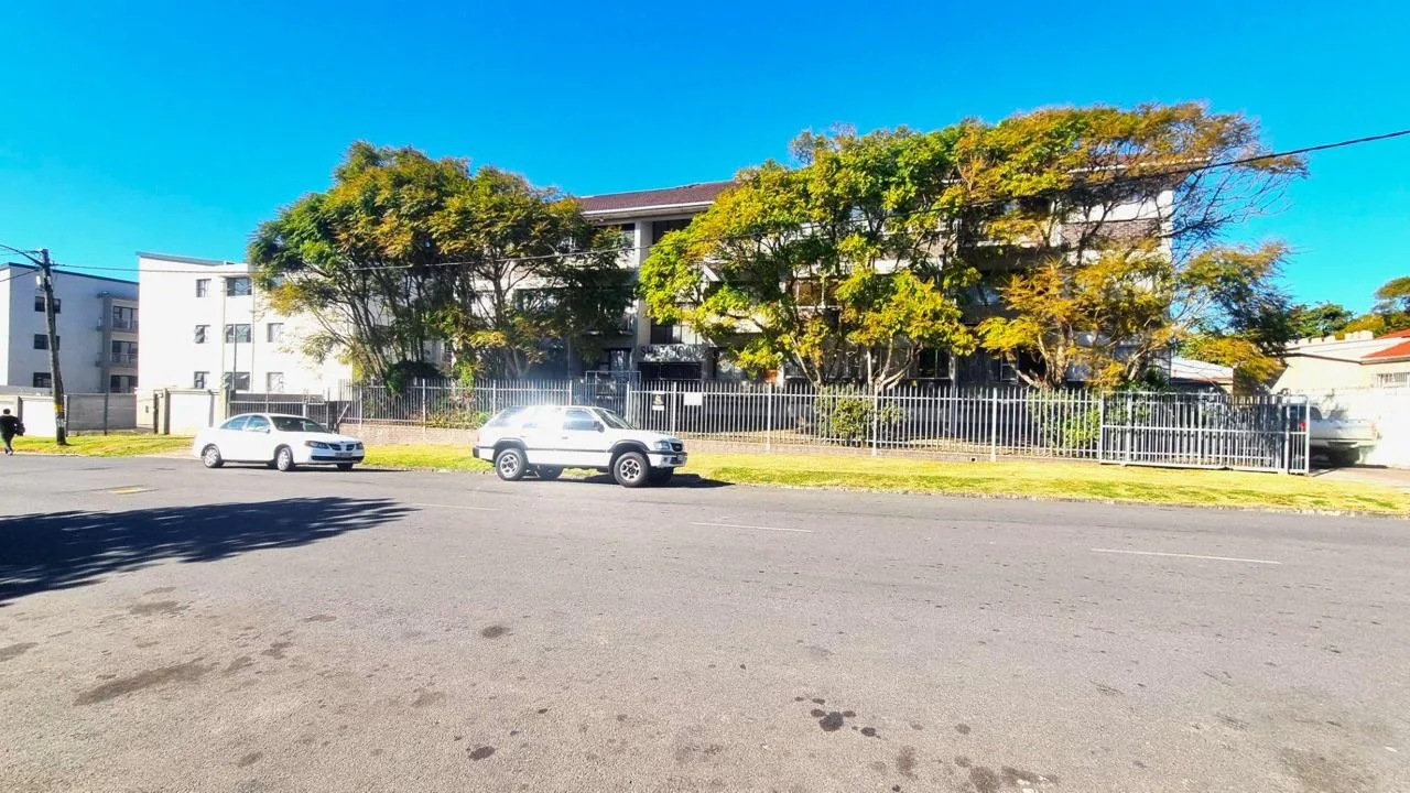 2 Bedroom Apartment / flat for sale in Southernwood