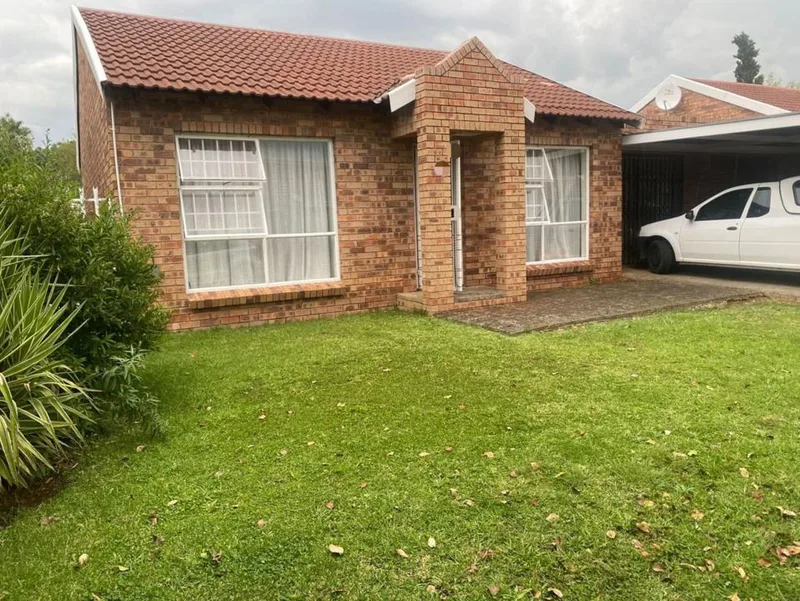 3 Bedroom Townhouse for sale in Universitas