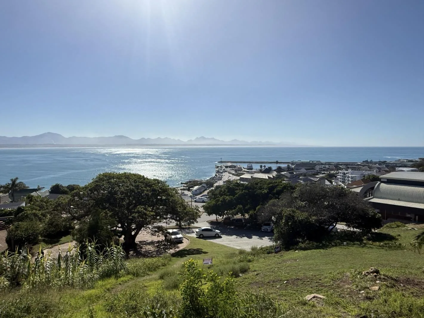 821 m² Land available in Santos Bay