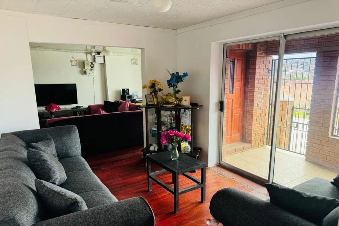 4 Bedroom House for sale in Kingswood
