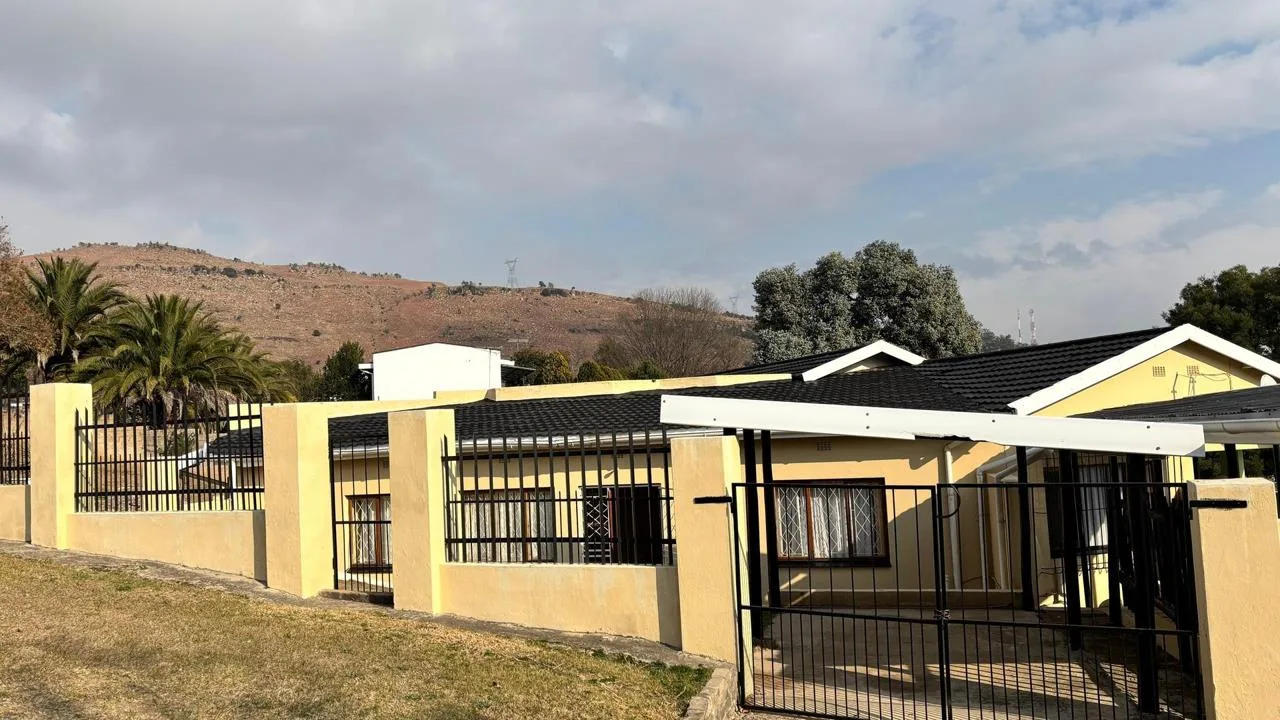 6 Bedroom House for sale in Matatiele