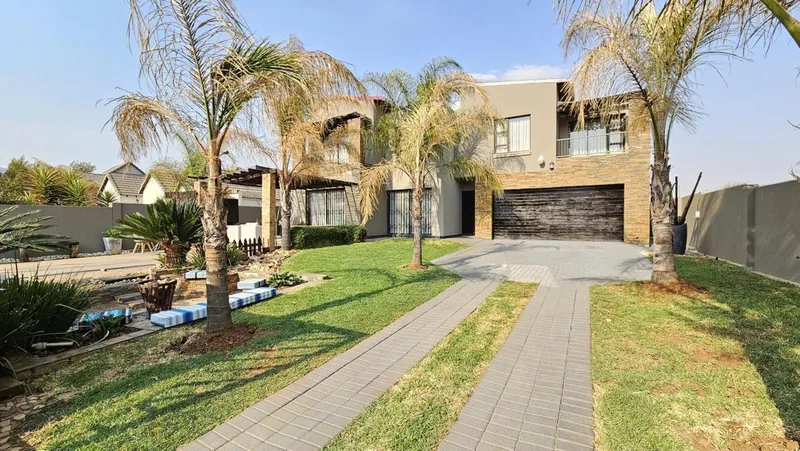 4 Bedroom House for sale in Melodie