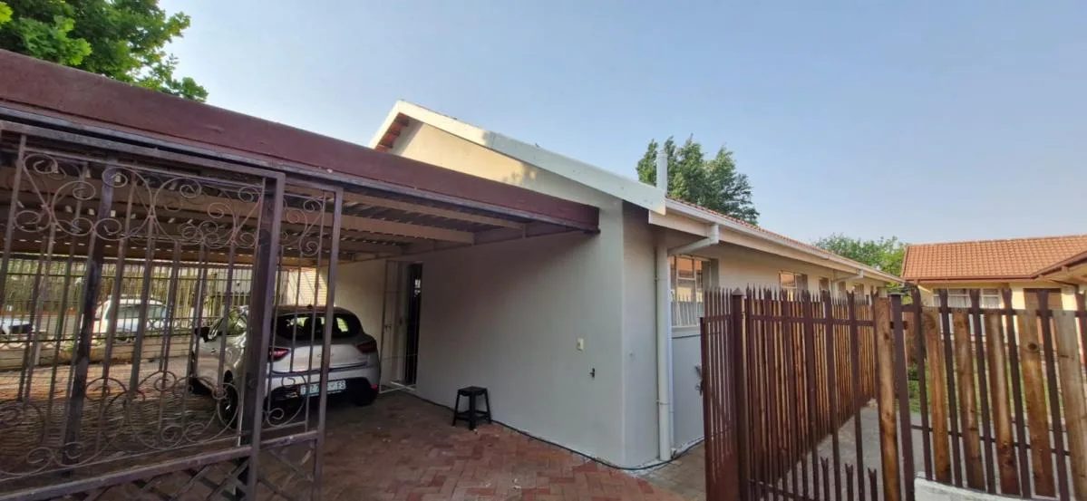 4 Bedroom House for sale in Fichardt Park
