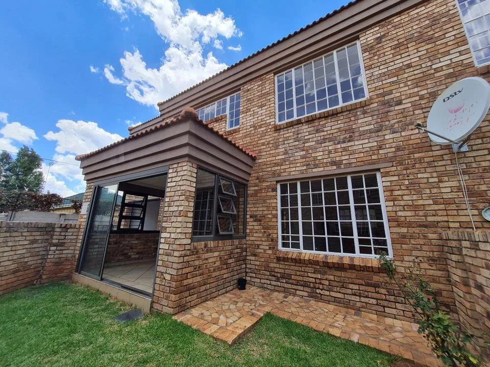 3 Bedroom Townhouse for sale in Potchefstroom Central