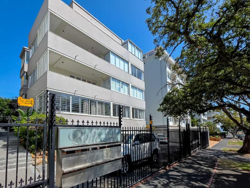 2 Bedroom Apartment / flat for sale in Sea Point