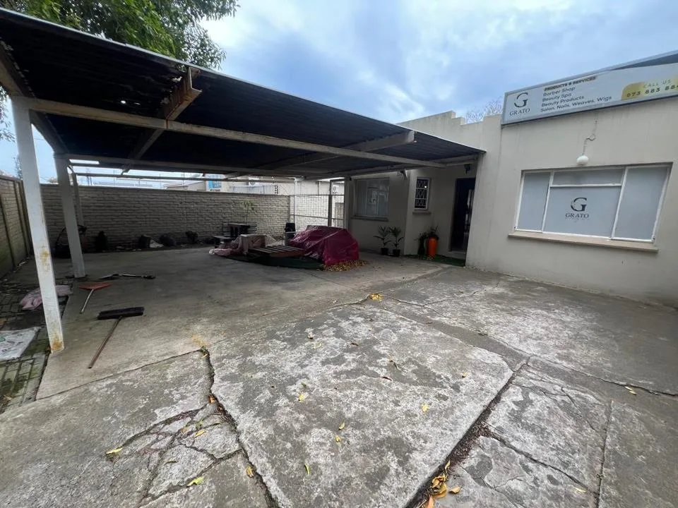 7 Bedroom House for sale in Berea