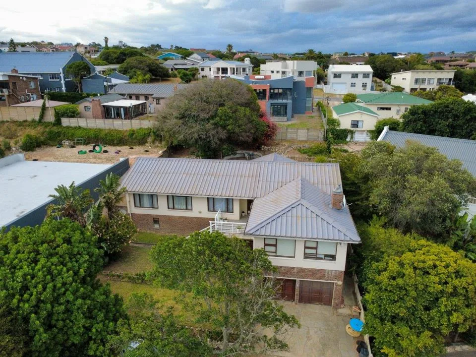 3 Bedroom House for sale in Stilbaai Wes