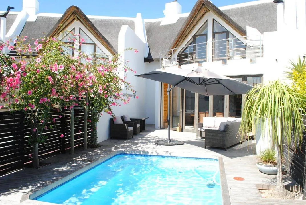 4 Bedroom Apartment / flat to rent in Canals