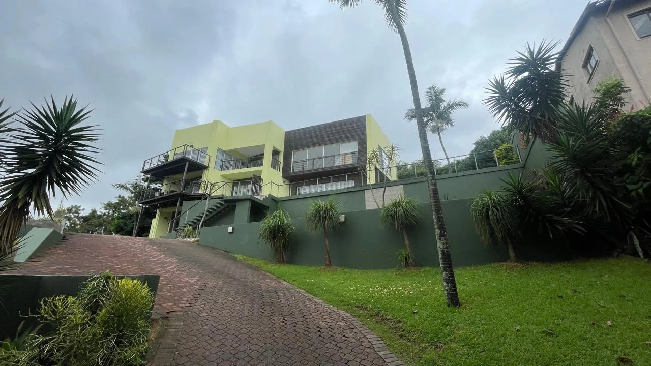 5 Bedroom House to rent in La Lucia