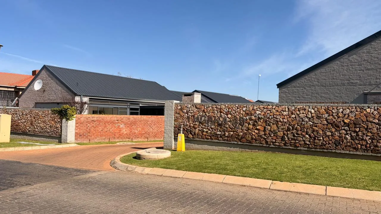 3 Bedroom Townhouse to rent in Tuscany Ridge