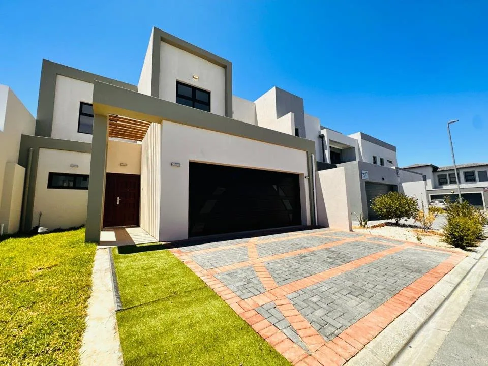 3 Bedroom House for sale in Sandown
