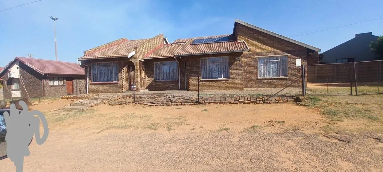 5 Bedroom House for sale in Kwaguqa