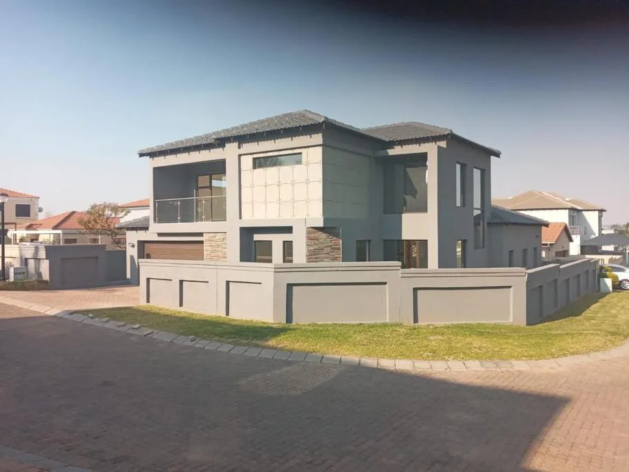 5 Bedroom House to rent in Blue Hills