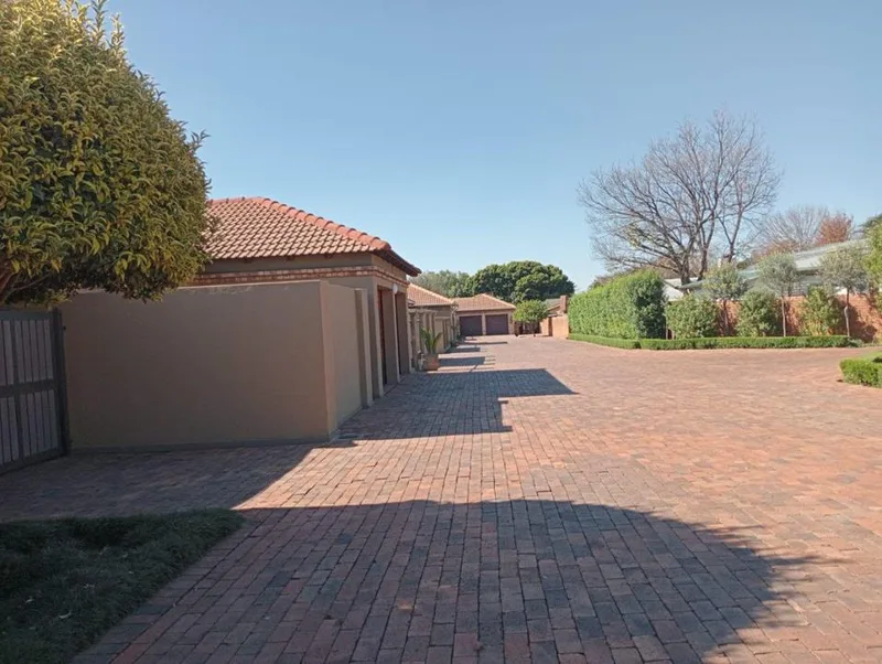 3 Bedroom Townhouse for sale in Middelburg South