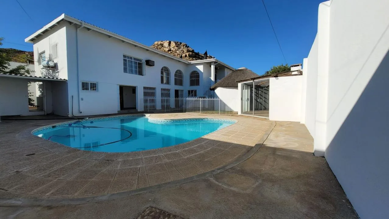 7 Bedroom House for sale in Springbok