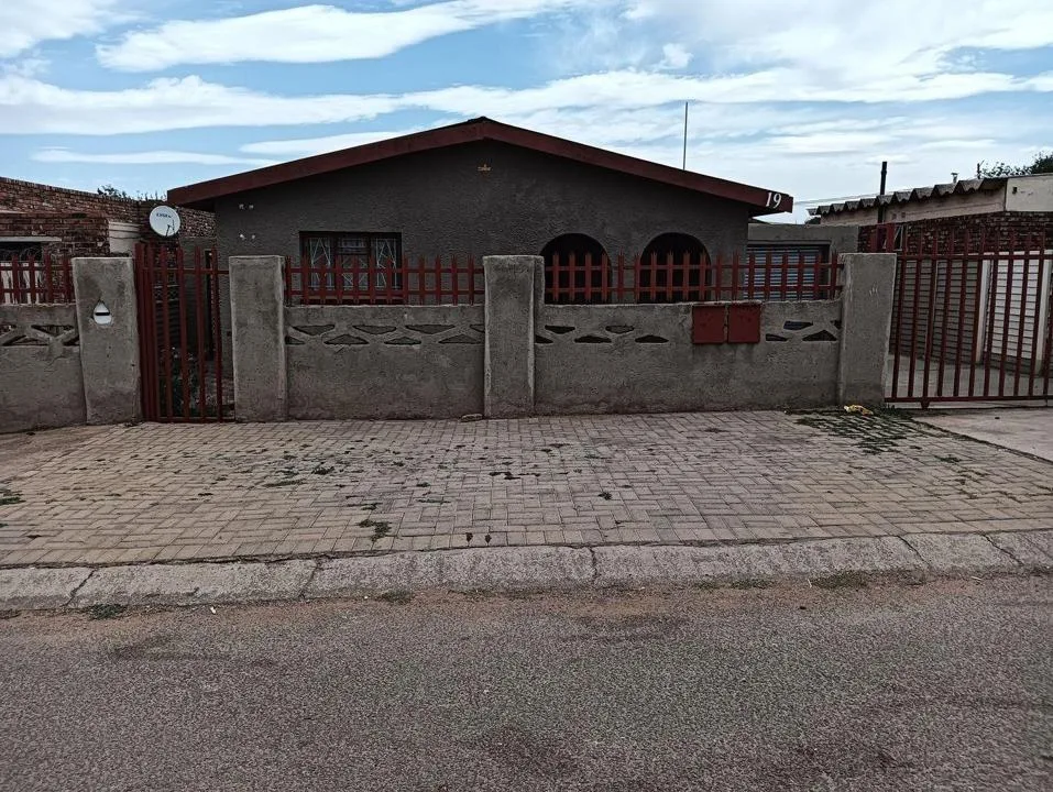 3 Bedroom House for sale in Promosa