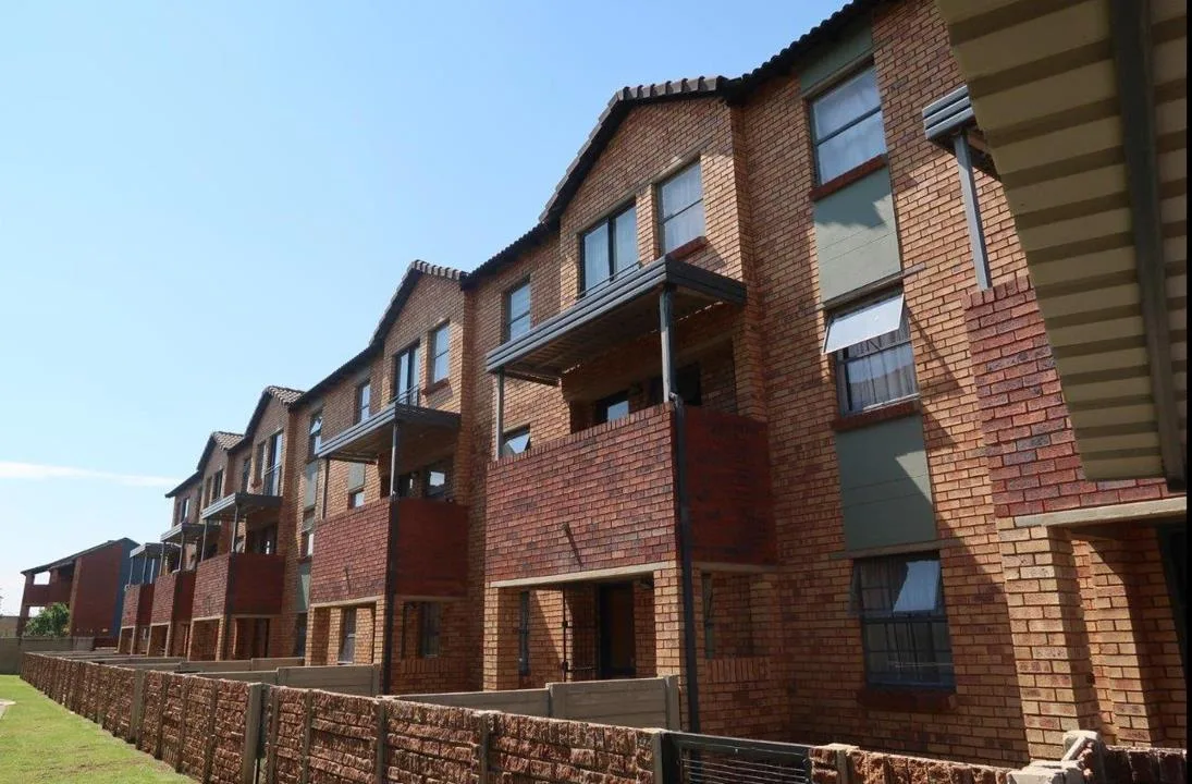 2 Bedroom Apartment / flat for sale in Olifantsvlei