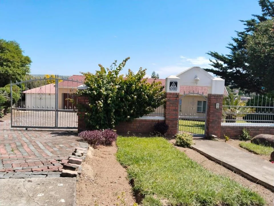 3 Bedroom House for sale in Club View