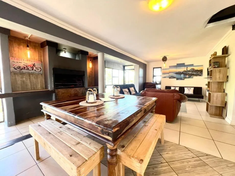 5 Bedroom House for sale in Paradise Beach